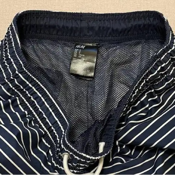 H&M Men’s Small Swim Shirts - Picture 3 of 4